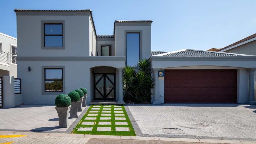 4 Bedroom Property for Sale in Calypso Beach Western Cape